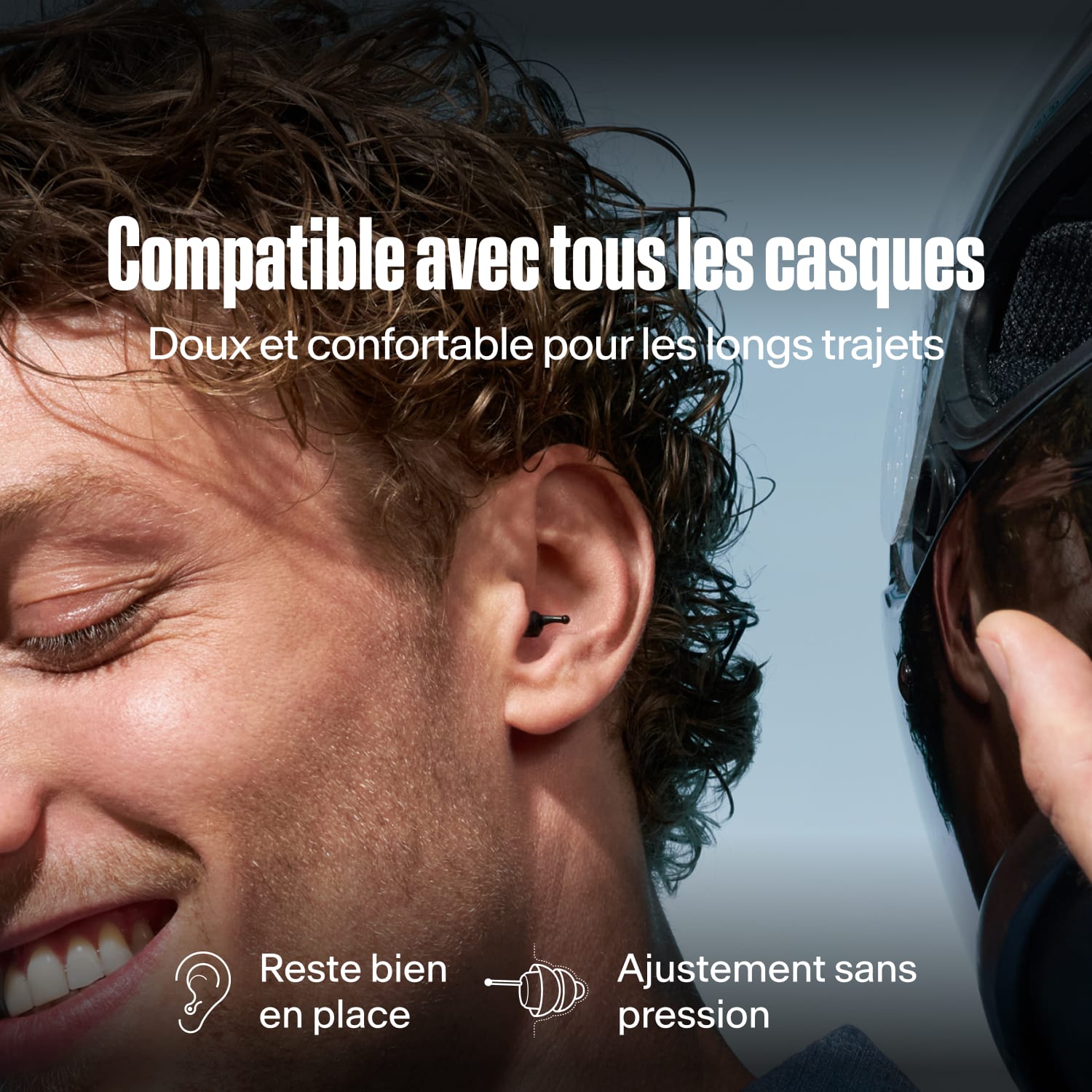 Homme portant un bouchon d&