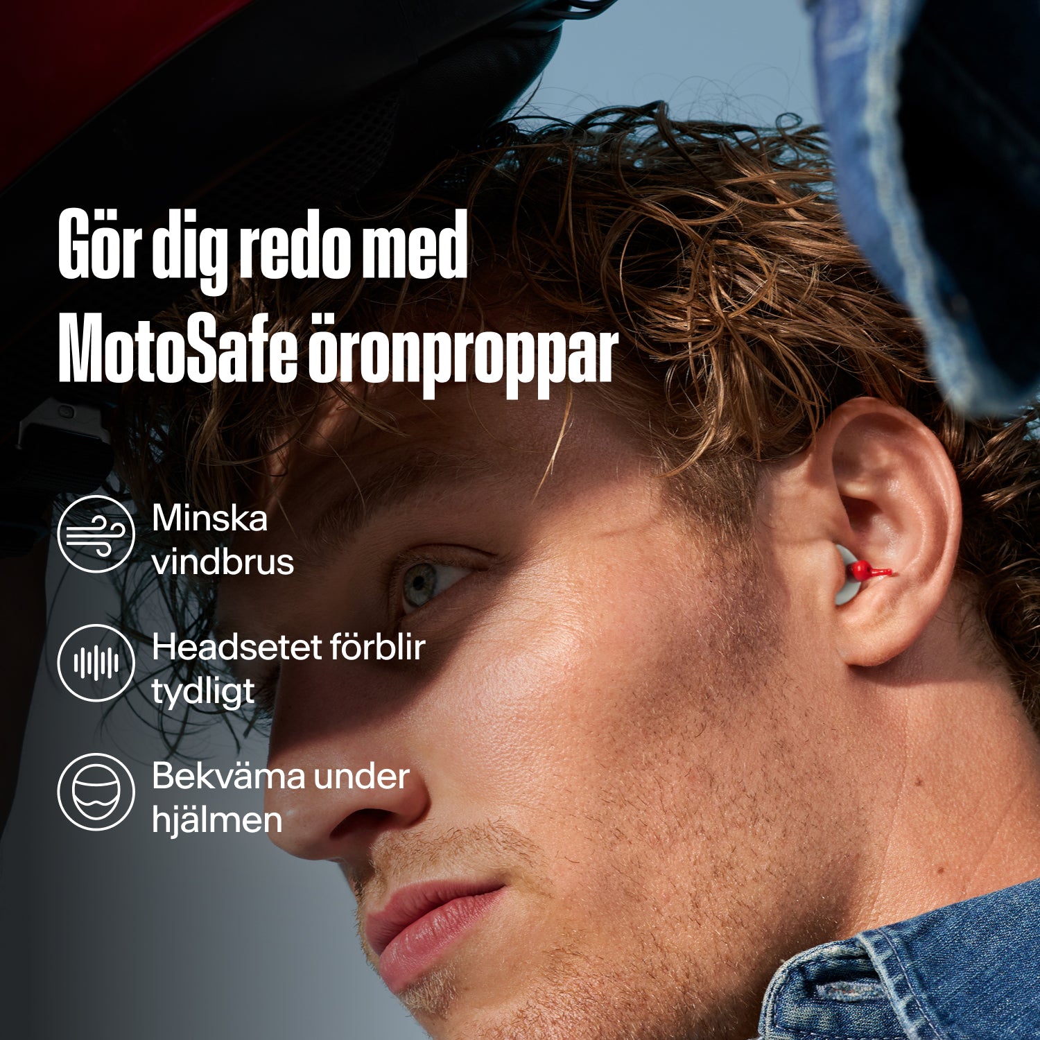 Man med en Alpine MotoSafe Duo öronpropp i örat, med texten &